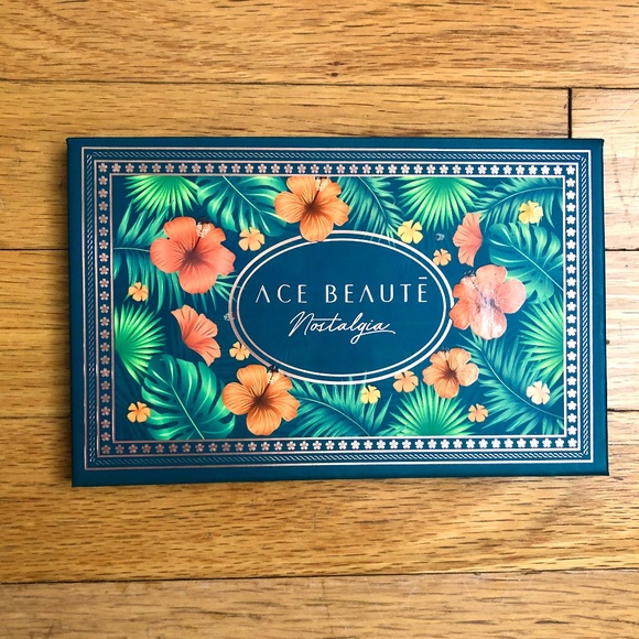 Ace Beauté "Nostalgia" eyeshadow palette - Picture 1 of 4